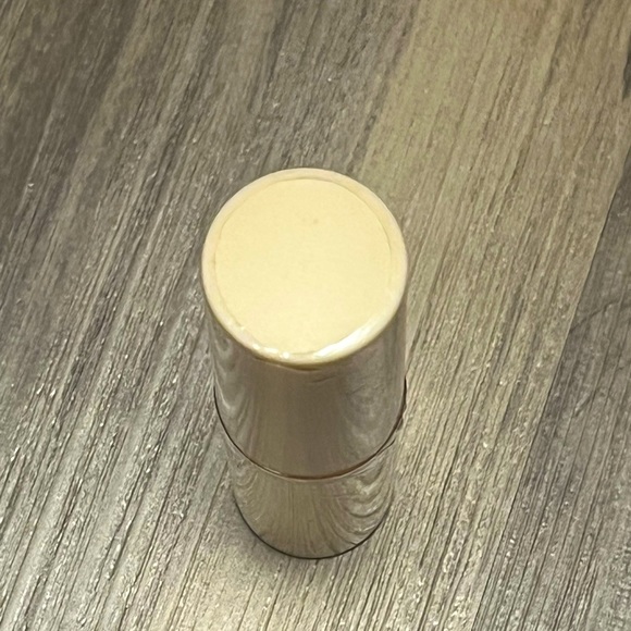 NWT Revolution Concealer BUNDLE - Picture 4 of 7